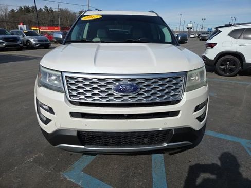 Used 2017 Ford Explorer Platinum AWD/4WD image 2