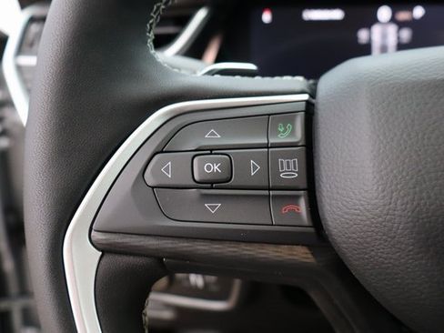 New 2025 Jeep Grand Cherokee Altitude image 13