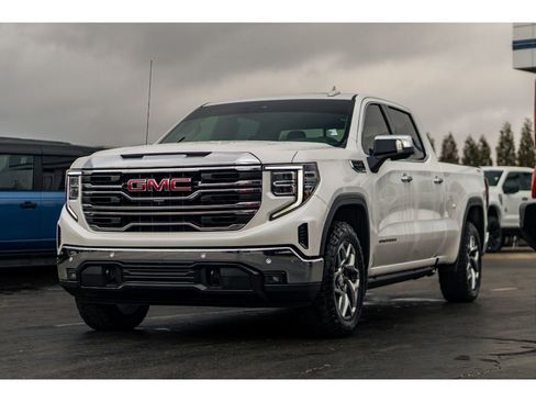 Used 2024 GMC Sierra 1500 SLT w/ SLT Premium Plus Package image 2