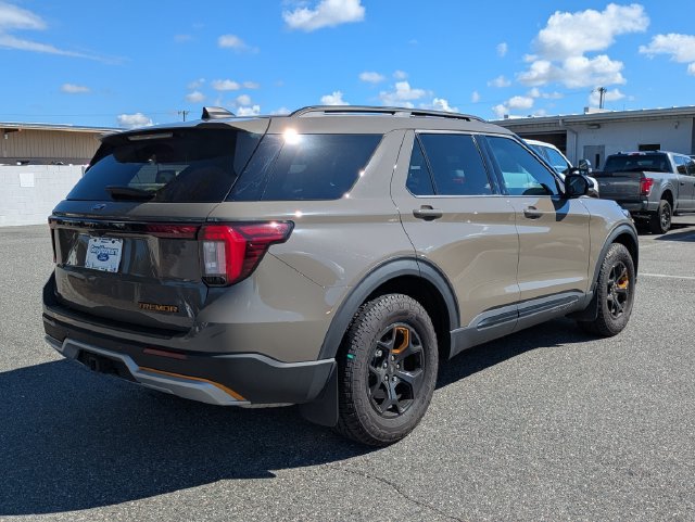 Used 2026 Ford Explorer Tremor w/ Tremor Ultimate Package AWD/4WD image 3