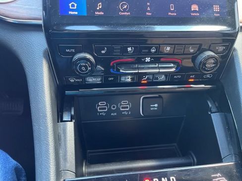 Used 2025 Jeep Grand Cherokee L Summit AWD/4WD image 18