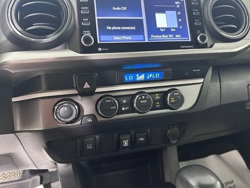 Used 2021 Toyota Tacoma SR5 AWD/4WD image 25