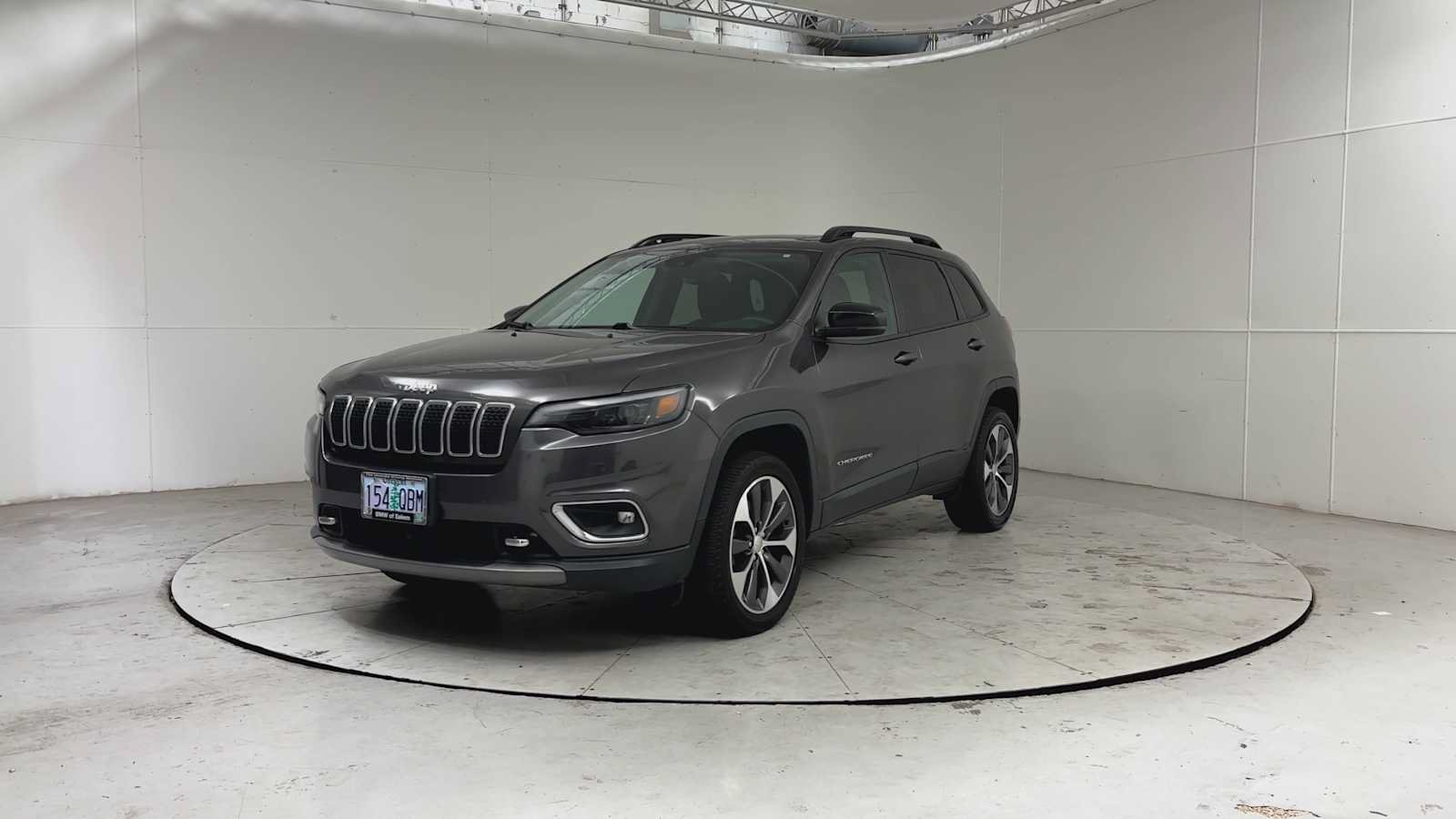 Used 2022 Jeep Cherokee Limited w/ Elite Package AWD/4WD image 2