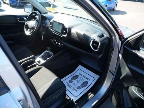Used 2023 Hyundai Venue SEL FWD image 26