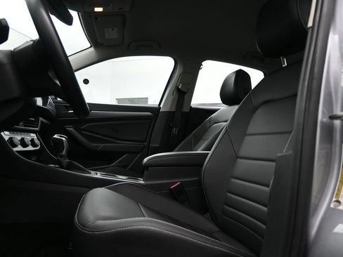 Used 2024 Volkswagen Jetta SE FWD image 15