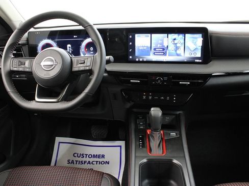 New 2026 Nissan Kicks SR image 9