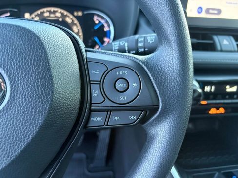 Used 2025 Toyota RAV4 XLE image 23
