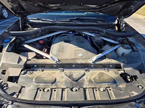 Used 2024 BMW X5 xDrive40i w/ M Sport Package image 32