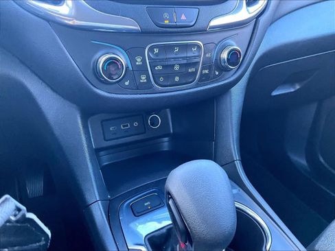 Used 2023 Chevrolet Equinox LT image 25