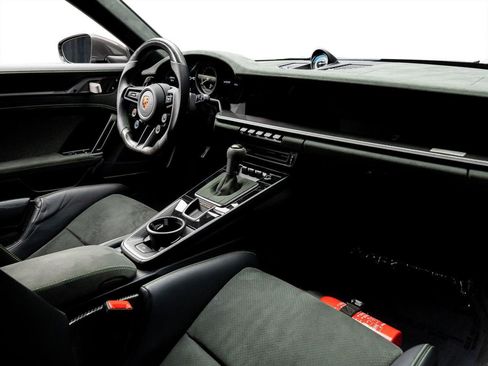 Used 2025 Porsche 911 GT3 RS w/ Weissach Package image 2