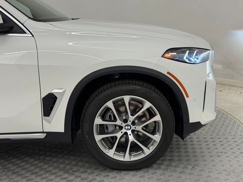 New 2026 BMW X5 xDrive40i w/ Climate Comfort Package AWD/4WD image 11