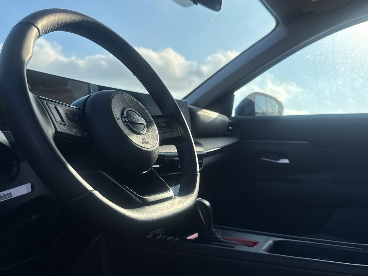 Certified 2025 Nissan Kicks SR FWD image 44
