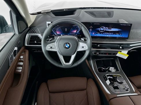 Used 2026 BMW X7 xDrive40i w/ Premium Package image 19