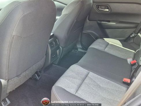 Used 2025 Nissan Rogue SV FWD image 26