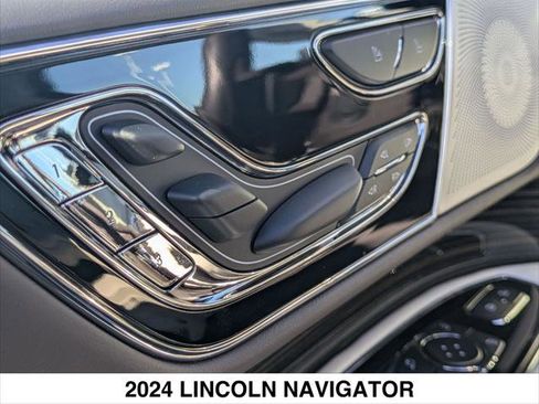 Used 2024 Lincoln Navigator Black Label AWD/4WD image 23