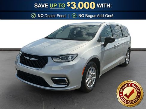 Used 2024 Chrysler Pacifica Touring-L FWD image 1