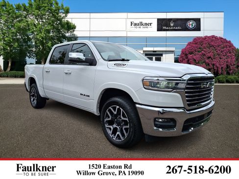 Used 2025 RAM 1500 Laramie AWD/4WD image 1