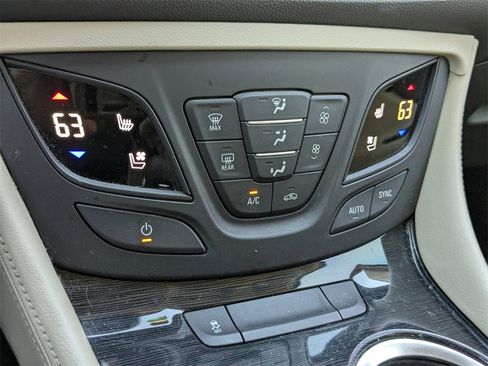 Used 2018 Buick Envision Premium w/ Driver Confidence Package image 23