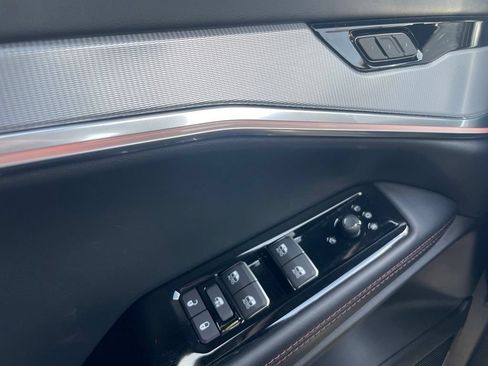 Used 2024 Jeep Wagoneer Launch Edition AWD/4WD image 19