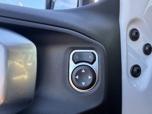 Used 2023 Jeep Gladiator Sport image 12