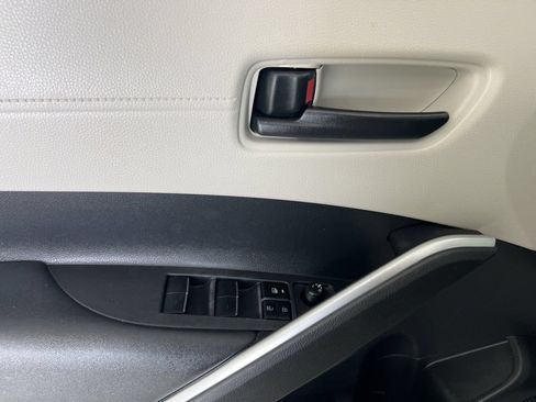 Used 2022 Toyota Corolla Cross L AWD/4WD image 19