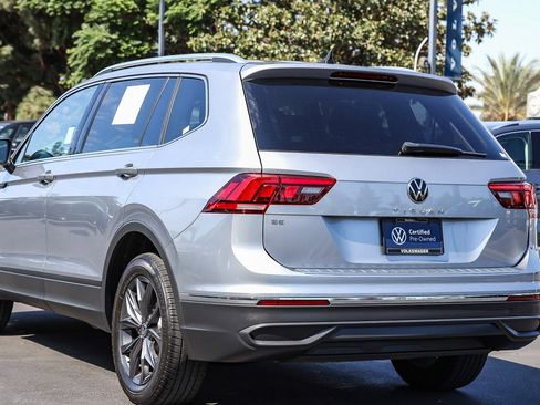 Certified 2022 Volkswagen Tiguan SE image 9