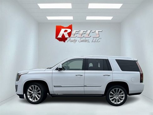 Used 2020 Cadillac Escalade Premium Luxury AWD/4WD image 12