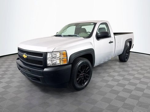 Used 2013 Chevrolet Silverado 1500 W/T RWD image 3