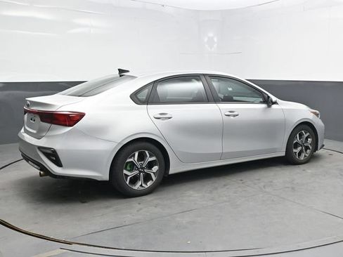 Used 2019 Kia Forte LXS FWD image 8