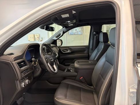 Used 2022 GMC Yukon SLT w/ SLT Premium Package AWD/4WD image 16