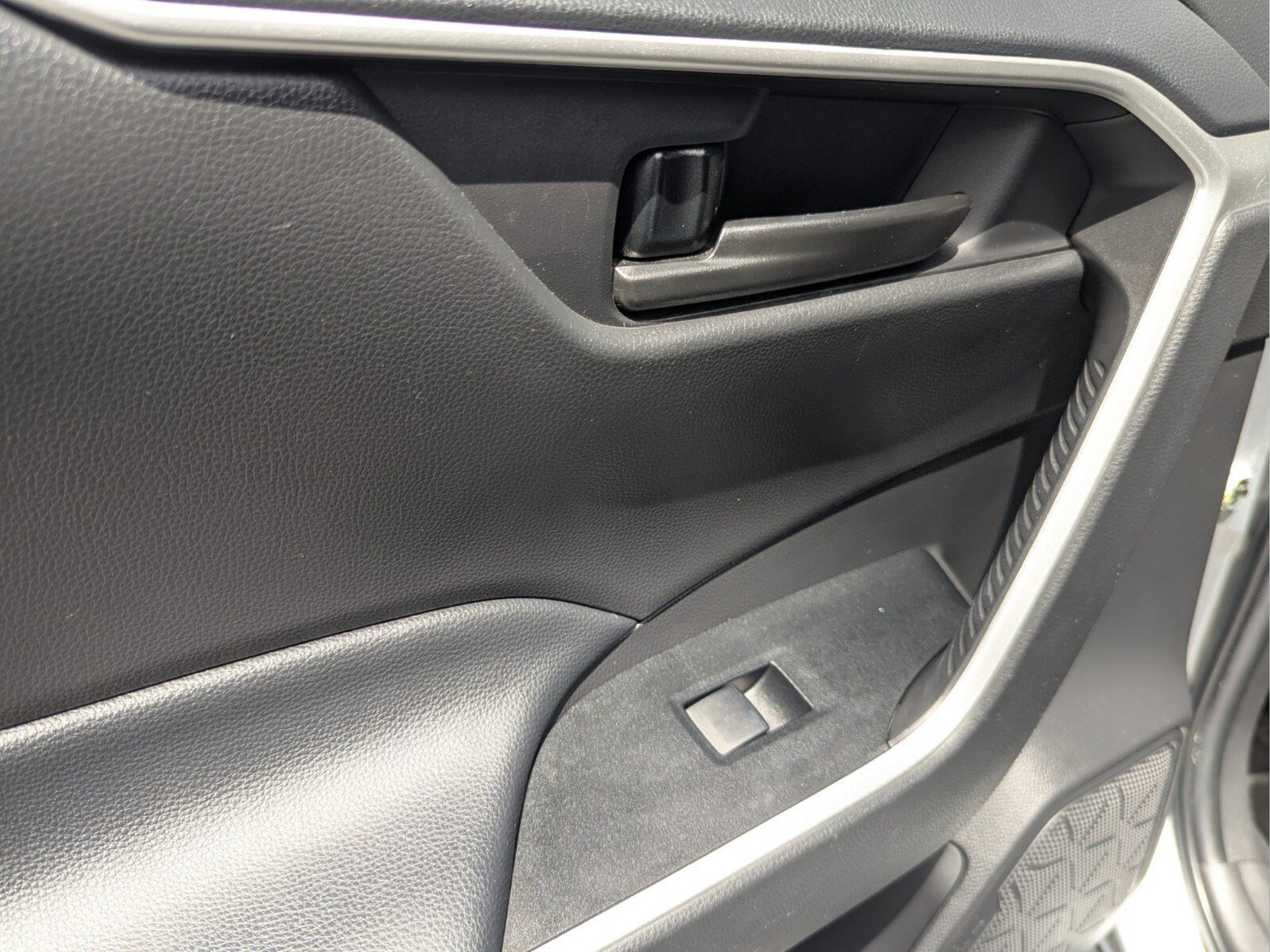 Used 2023 Toyota RAV4 LE FWD image 30