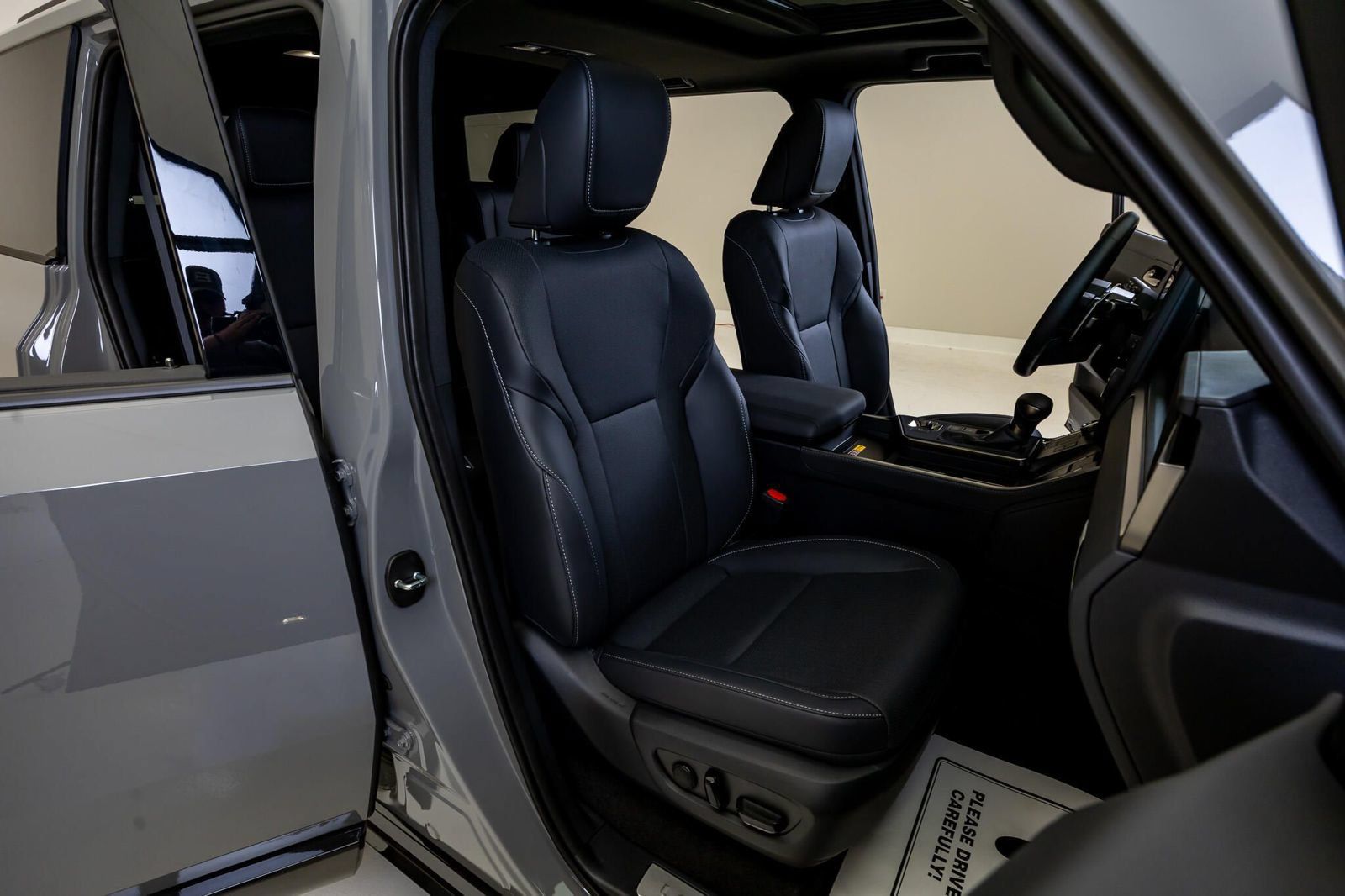 Used 2026 Lexus GX 550 w/ Accessory Package (2T) AWD/4WD image 28