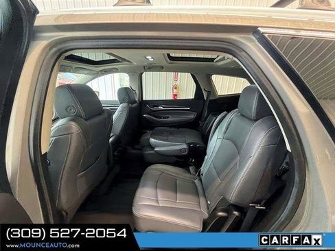 Used 2019 Buick Enclave Essence FWD image 11