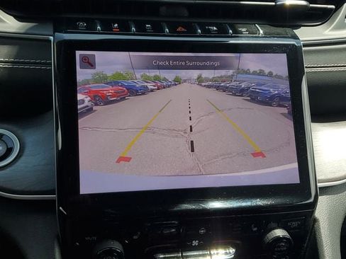 Certified 2022 Jeep Grand Cherokee L Limited RWD image 36