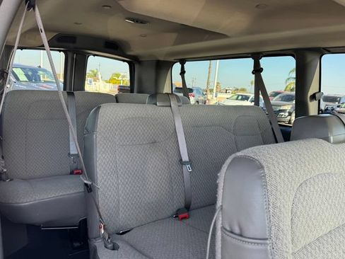 Used 2025 Chevrolet Express 3500 LT w/ LT Preferred Equipment Group RWD image 9
