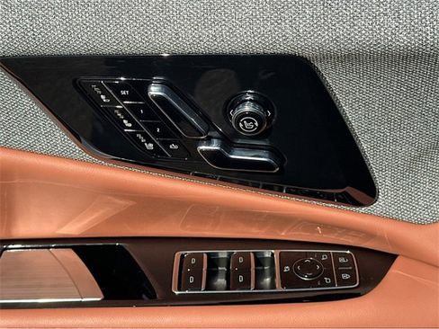 New 2026 Cadillac Optiq Luxury 2 image 33