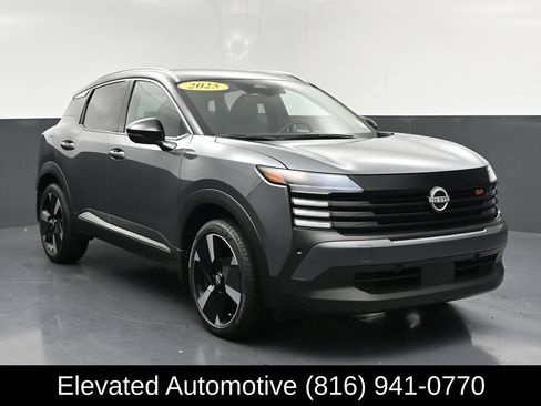 Used 2025 Nissan Kicks SR w/ Illumination Package AWD/4WD image 1