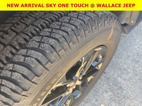 Used 2022 Jeep Wrangler Unlimited Sahara AWD/4WD image 8