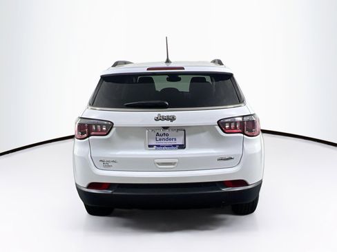 Used 2022 Jeep Compass Latitude AWD/4WD image 6
