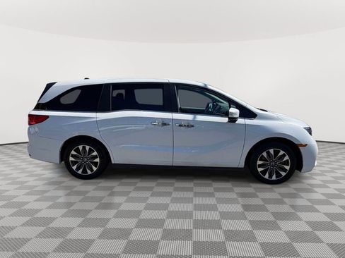 Used 2024 Honda Odyssey EX-L image 3