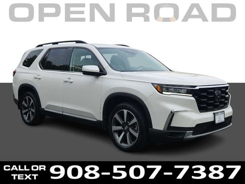 Certified 2023 Honda Pilot Touring image 1