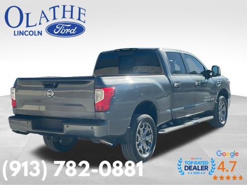 Used 2019 Nissan Titan SV w/ SV Convenience Package image 5
