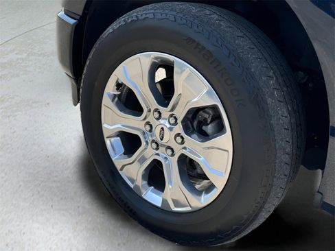 Used 2022 Ford F150 Platinum w/ Trailer Tow Package image 32