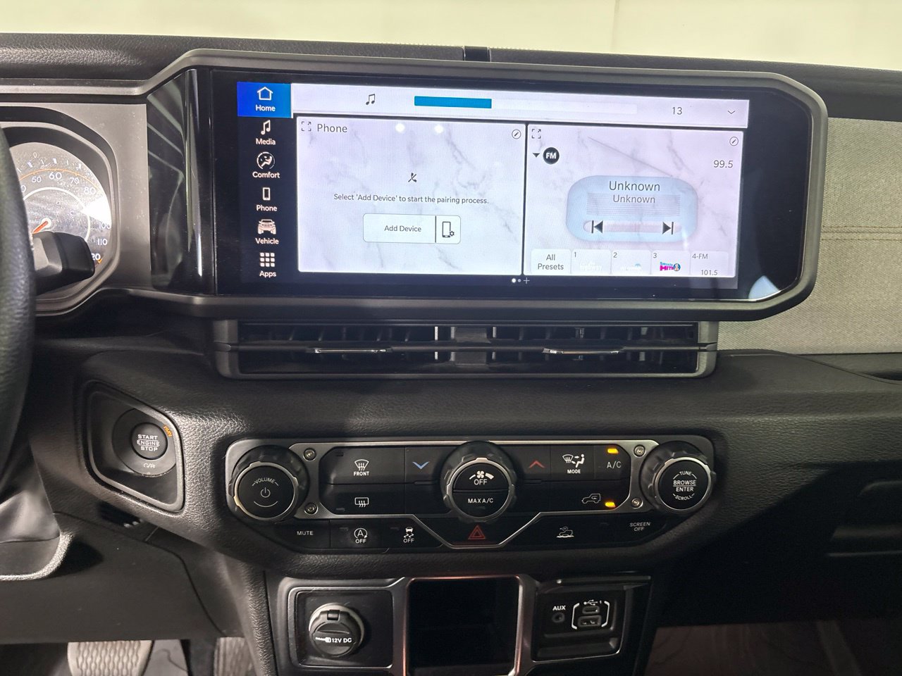 Used 2024 Jeep Wrangler Unlimited Sport AWD/4WD image 17