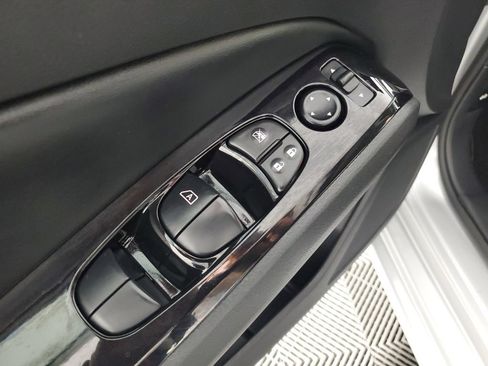 Used 2024 Nissan Altima 2.5 SR FWD image 28