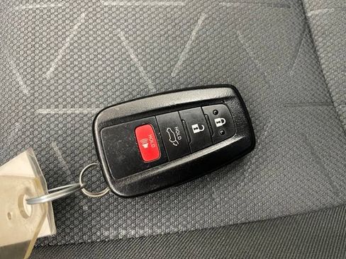 Used 2020 Toyota RAV4 XLE w/ Convenience Package AWD/4WD image 24