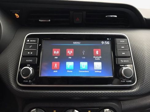 Used 2022 Nissan Kicks S FWD image 21