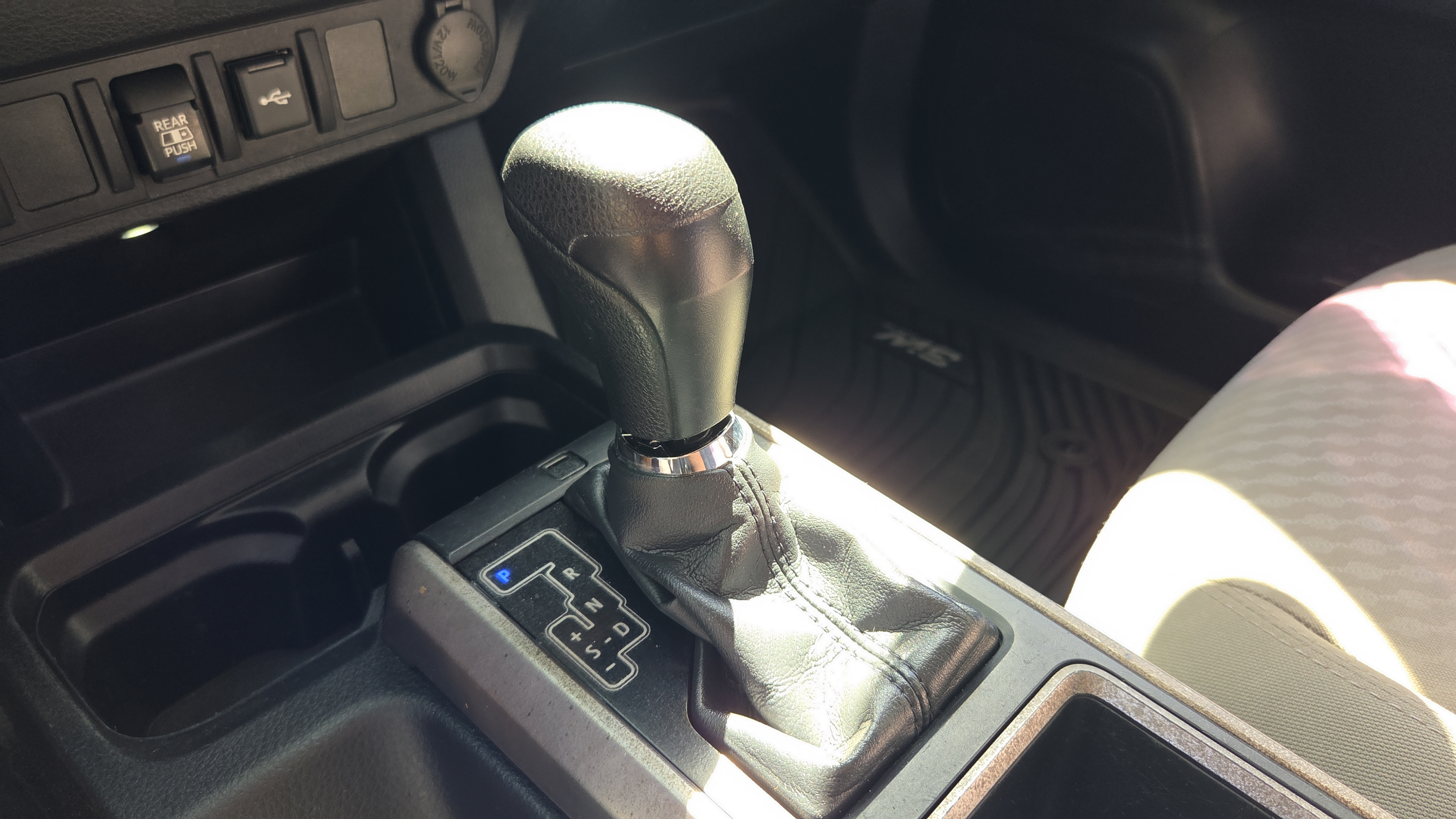 Used 2022 Toyota Tacoma SR5 w/ Technology Package RWD image 25
