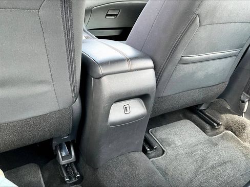 Used 2023 Nissan Sentra SR w/ Electronics Package FWD image 10