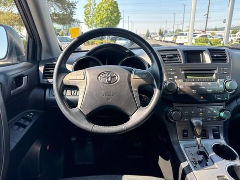 Used 2009 Toyota Highlander Sport w/ Extra Value Pkg 5 AWD/4WD image 17